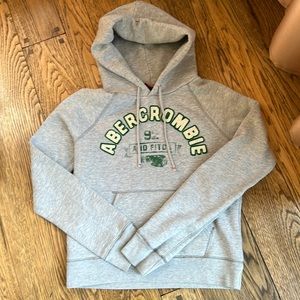 Boy’s abercrombie hoodie size M